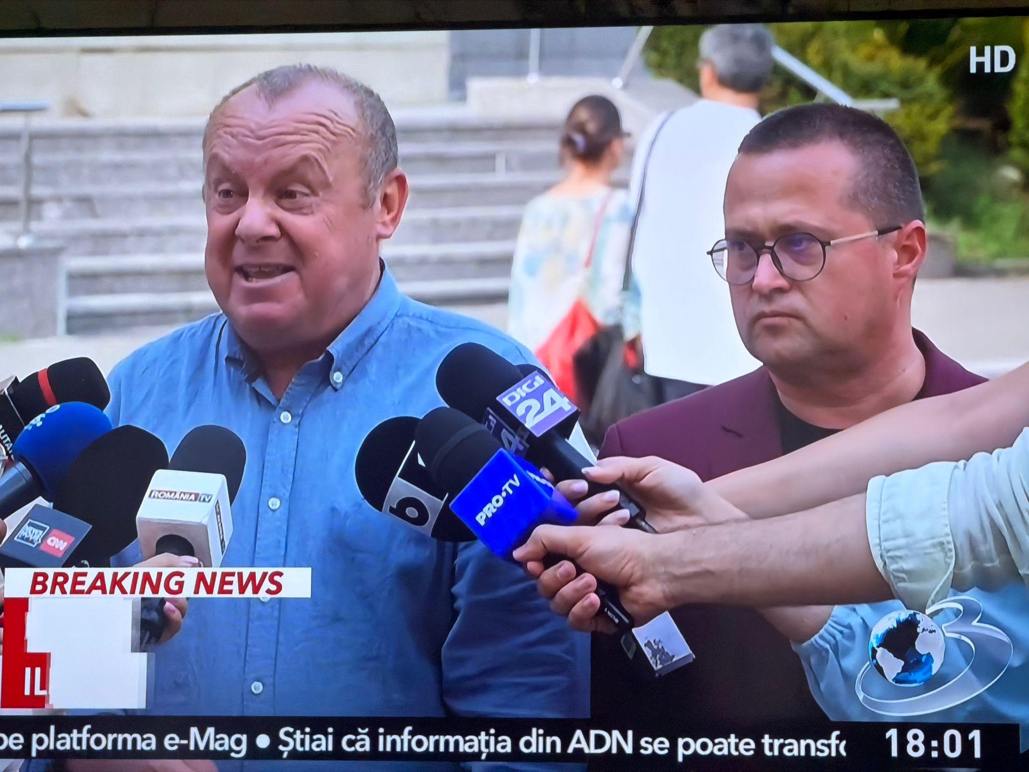 Mii de oameni, alături de Viorel Pașca, în Piața Unirii din Oradea: „Binele nu trebuie pedepsit”. (Video)
